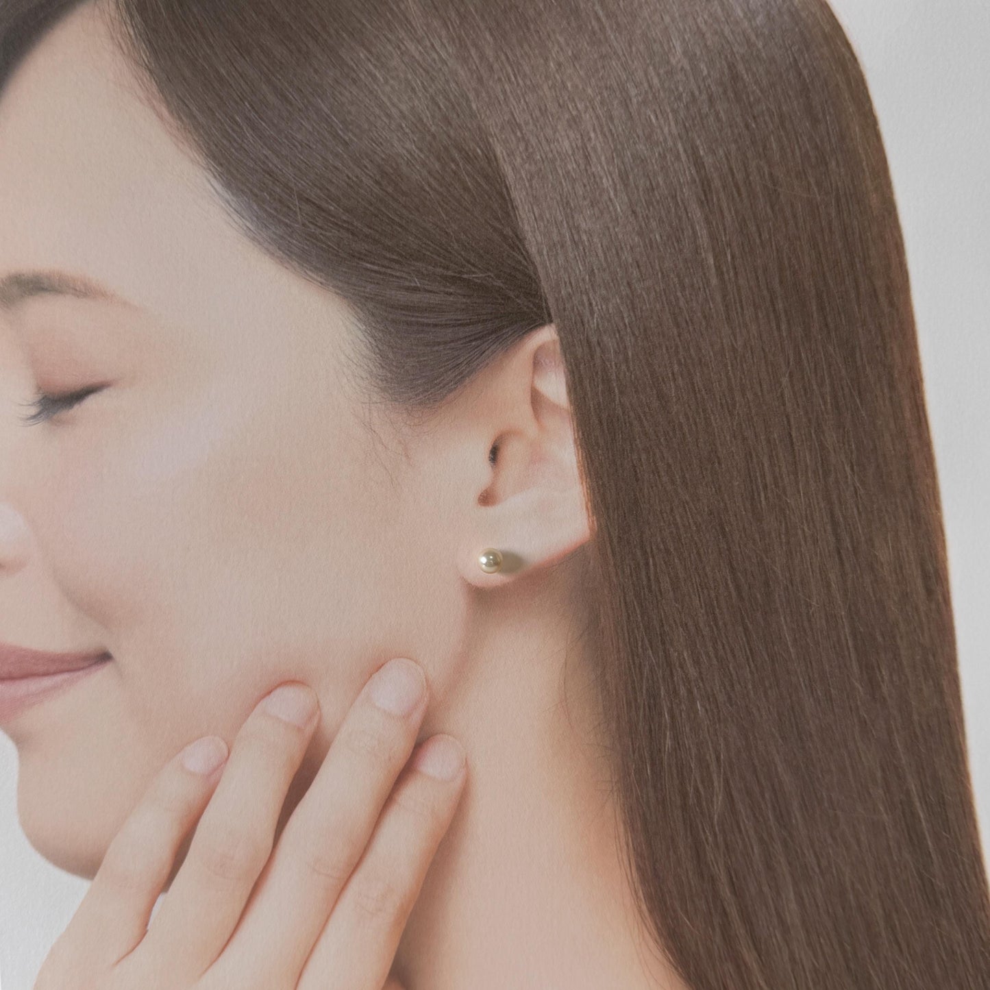 Akoya Pearl Stud Earrings: White/Off-White 5-5.5mm Pearls - Japanese Cultured, Silver 925, Saltwater Origin