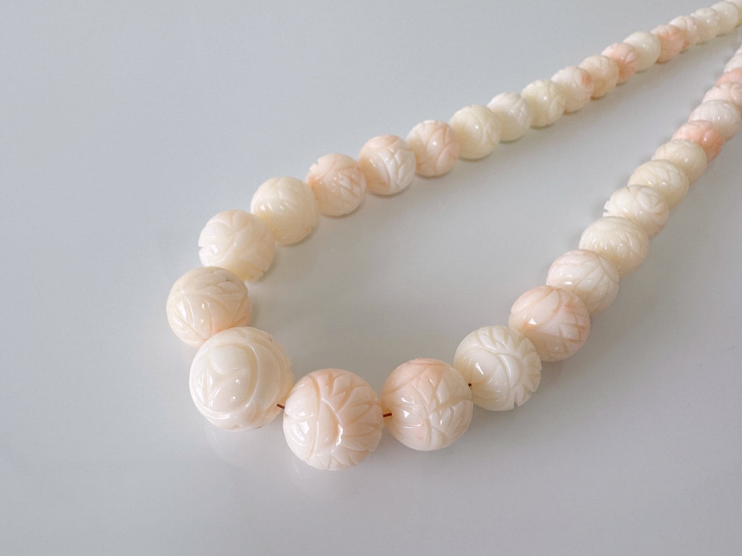 Natural Deep Sea Coral Round Carved Beads Strand 8.7-15.5mm, 15.3inches, 40cm, Natural White/Slightly Pink Color Coral