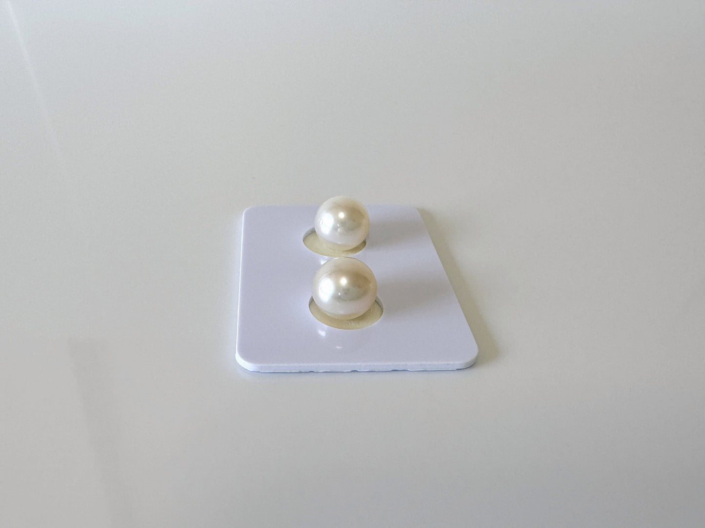 Japanese Cultured Akoya pearl 8.5mm, White Color, Half-Drilled Round loose, Price per Pair, Value-priced unused vintage, Salt water pearl