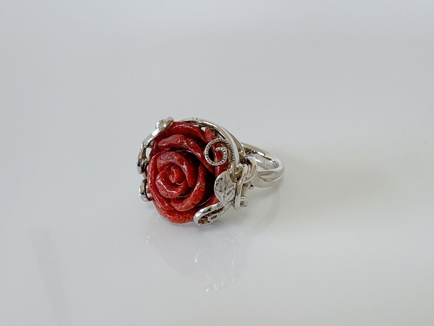 Natural sponge coral rose silver ring,  size is Jp 17, US 8.5, UK Q, IT 57