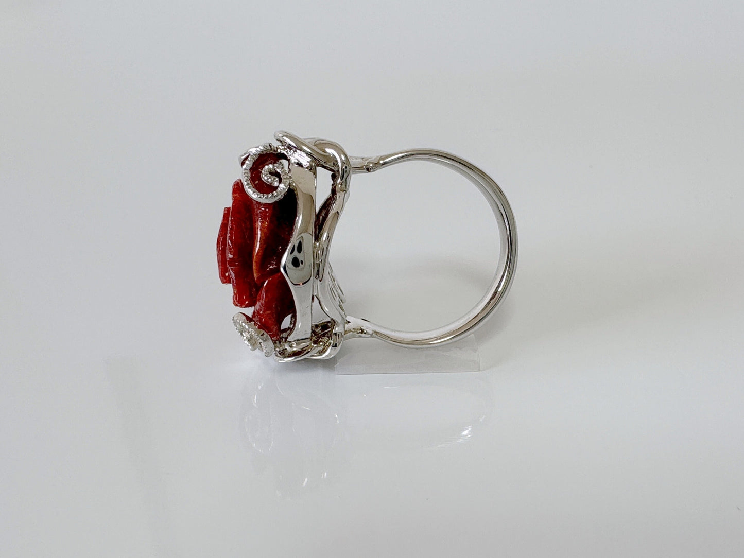 Natural sponge coral rose silver ring, size is Jp 15, US 7.5-8, UK O-P, IT 55.5