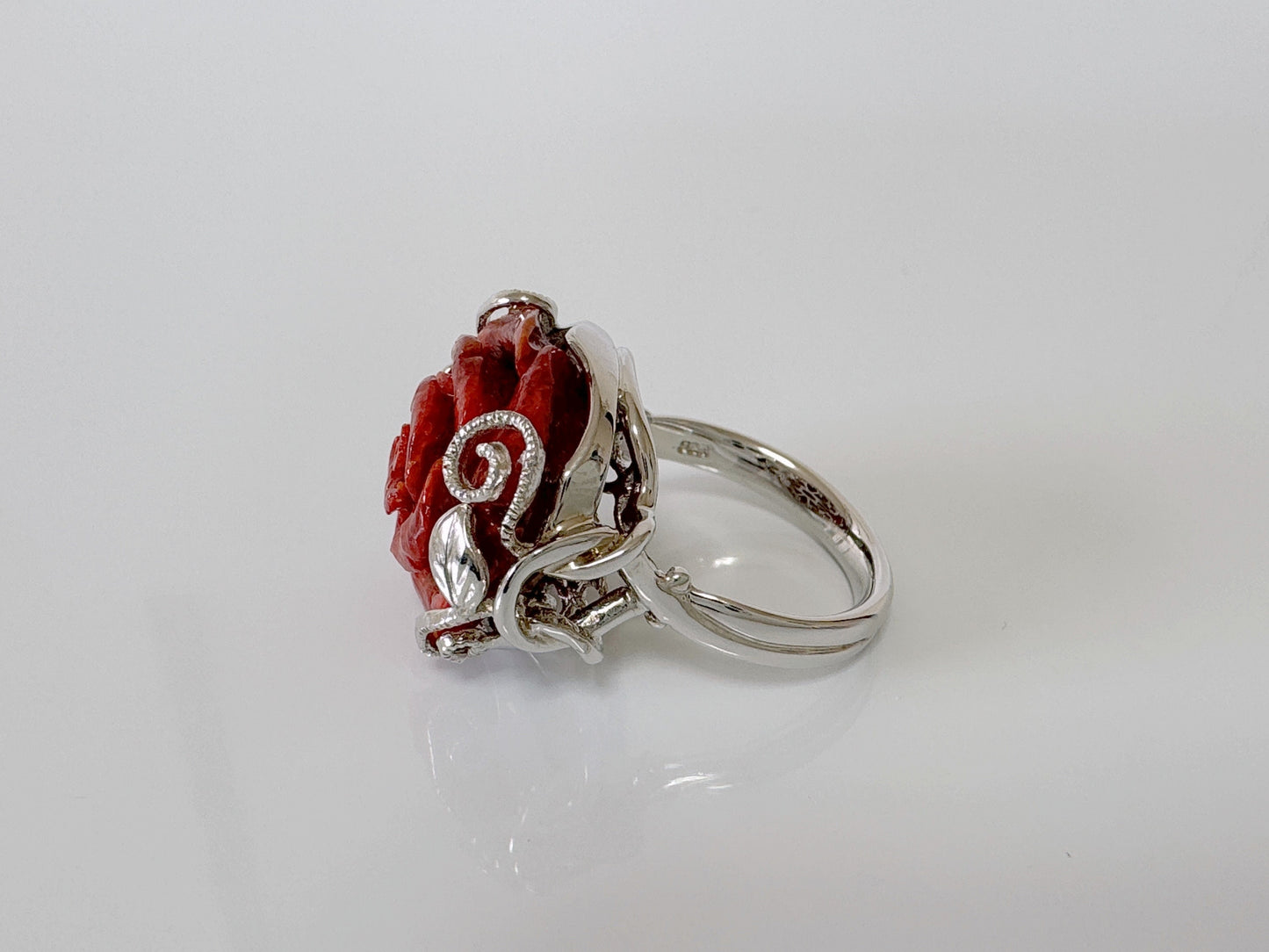 Natural sponge coral rose silver ring, size is Jp 15, US 7.5-8, UK O-P, IT 55.5
