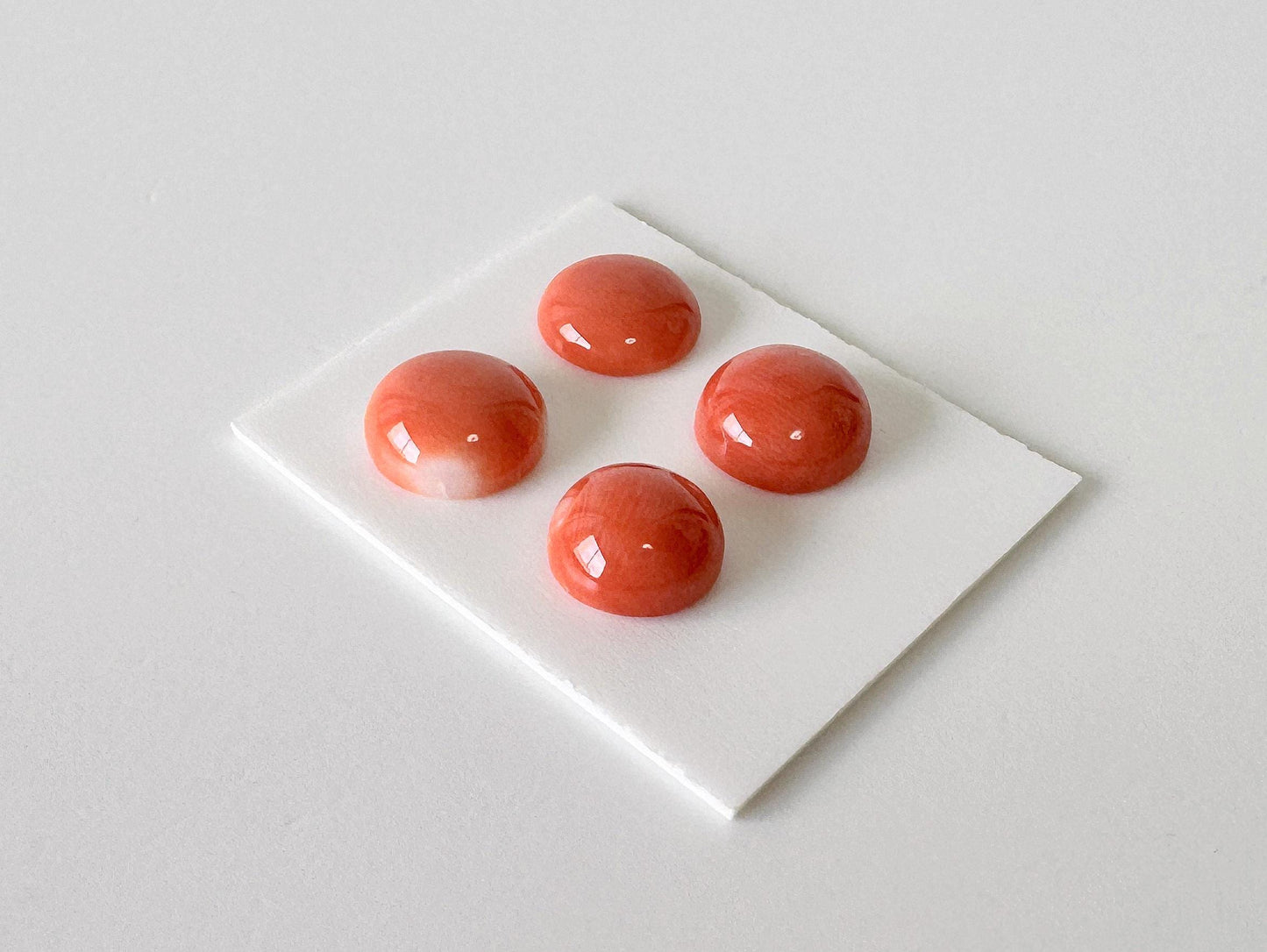Momo Coral Round Cabochon, Japanese Orange Undyed, 4-Piece Set | 7.8-8.4Mm | Flat-Back