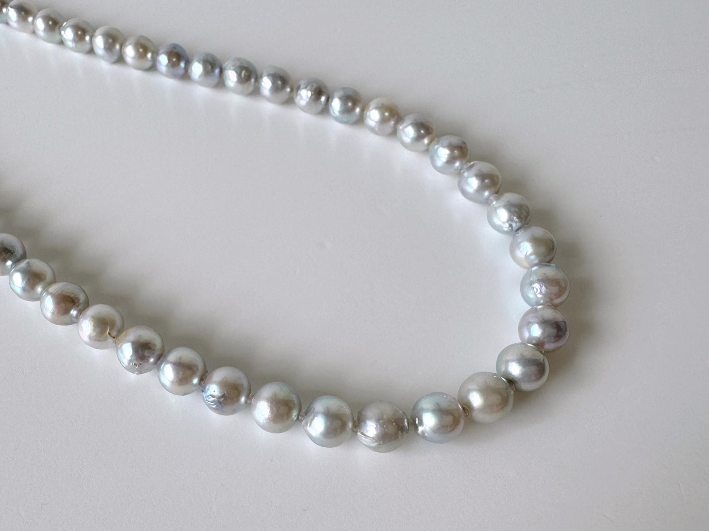 Japanese Akoya Pearl : Natural Blue Silver Color - Cultured Saltwater Pearls, 7.6-8.5mm Beads, Silver Clasp Necklace, 45cm