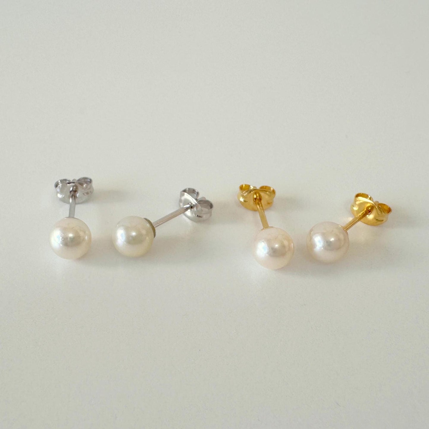 Akoya Pearl Stud Earrings: White/Off-White 5-5.5mm Pearls - Japanese Cultured, Silver 925, Saltwater Origin