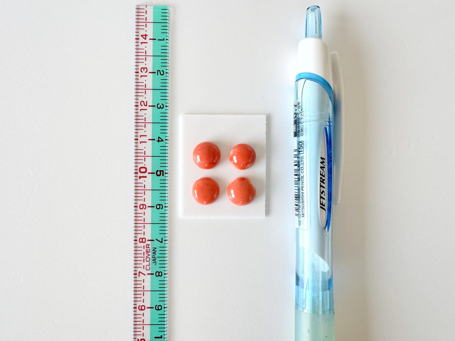Momo Coral Round Cabochon, Japanese Orange Undyed, 4-Piece Set | 7.8-8.4Mm | Flat-Back