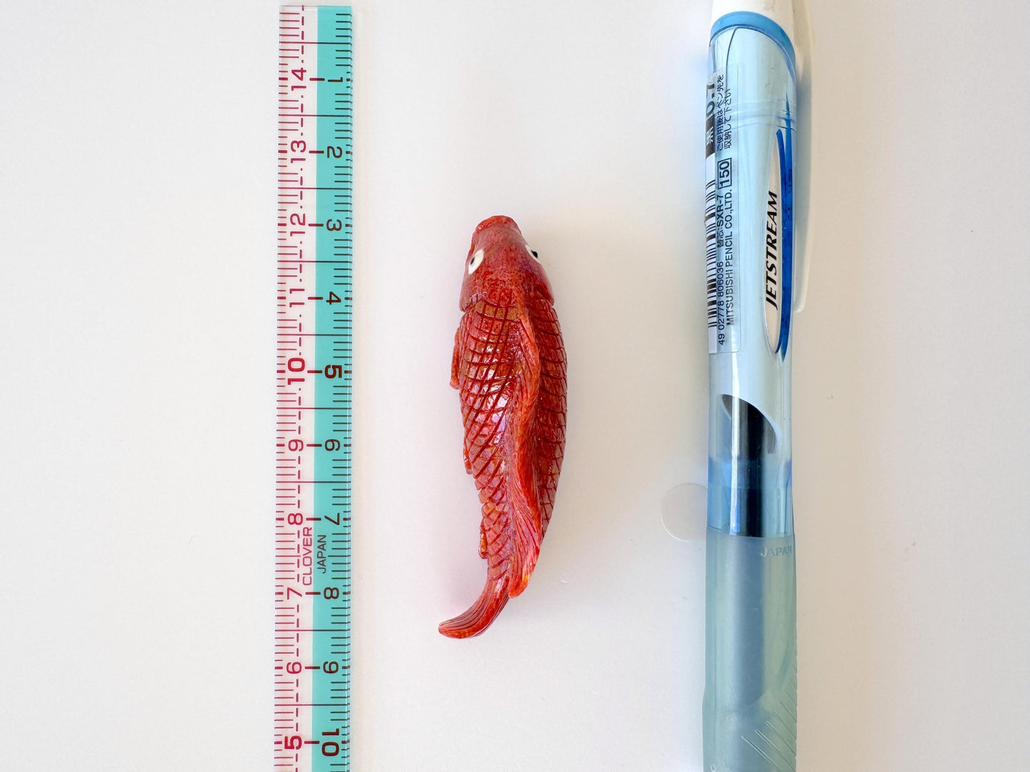 Sponge Coral Carp Carving: 55mm Apple Coral Fish