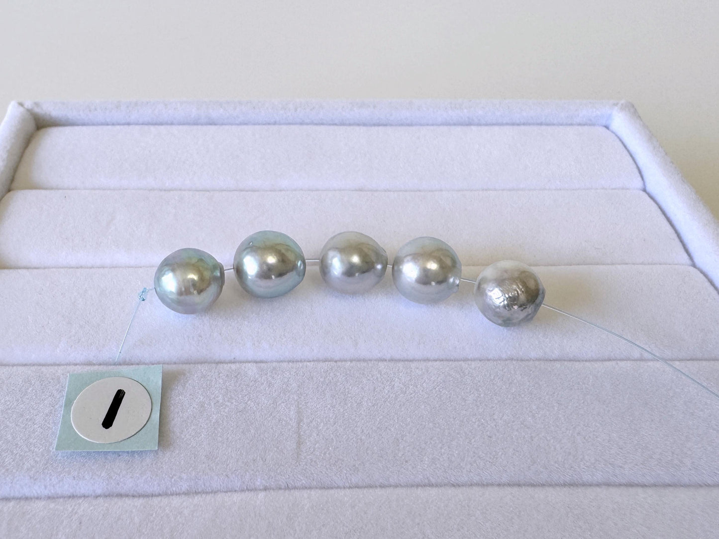 Japanese Akoya Pearl Beads: Natural Blue-Silver Cultured Pearls, Semi-Round Shape (7.5-8mm, Saltwater Mini Strand, 5 Pcs)