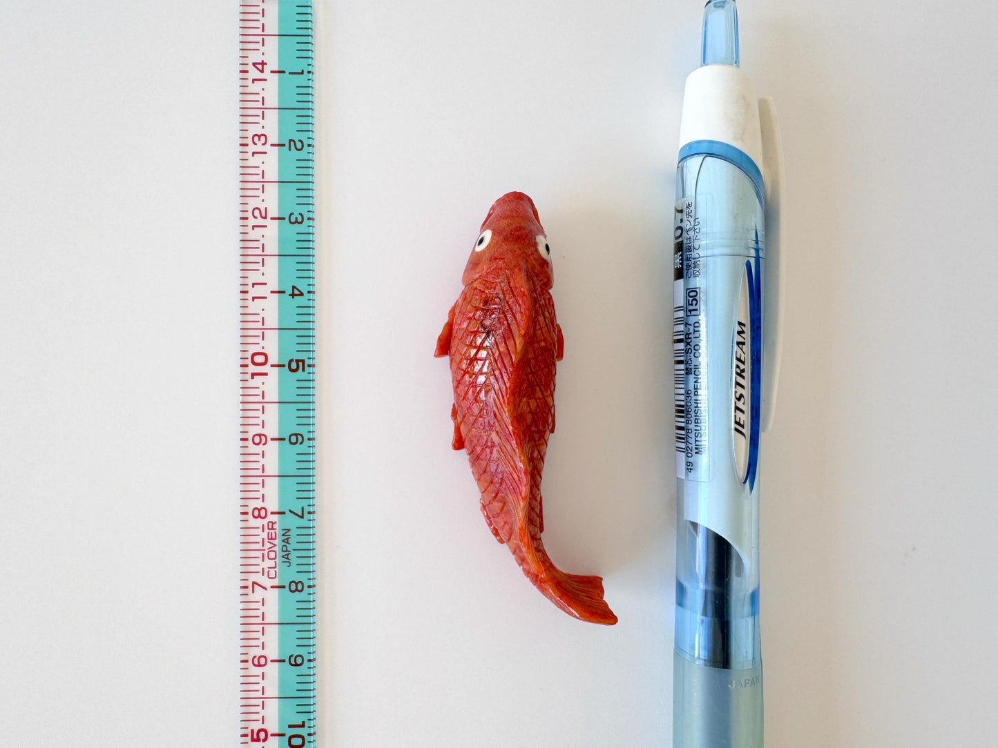 Sponge Coral Carp Carving: 53mm Apple Coral Fish