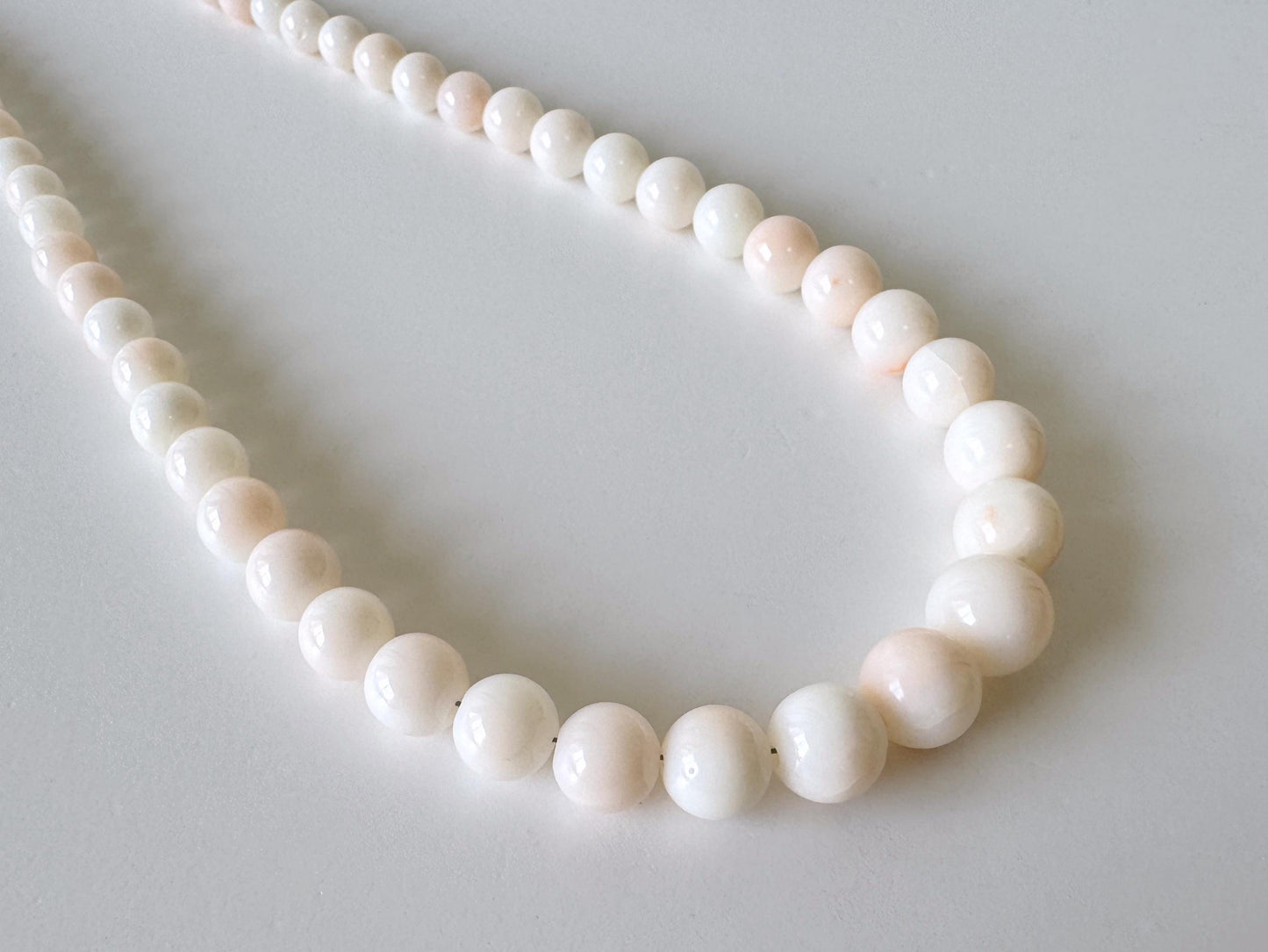 Natural Coral Strand Midway Deep Sea: White/Very Slightly Light Pink - Round Beads, 4.3-10mm, 40cm Length, Jewelry Making Supplies