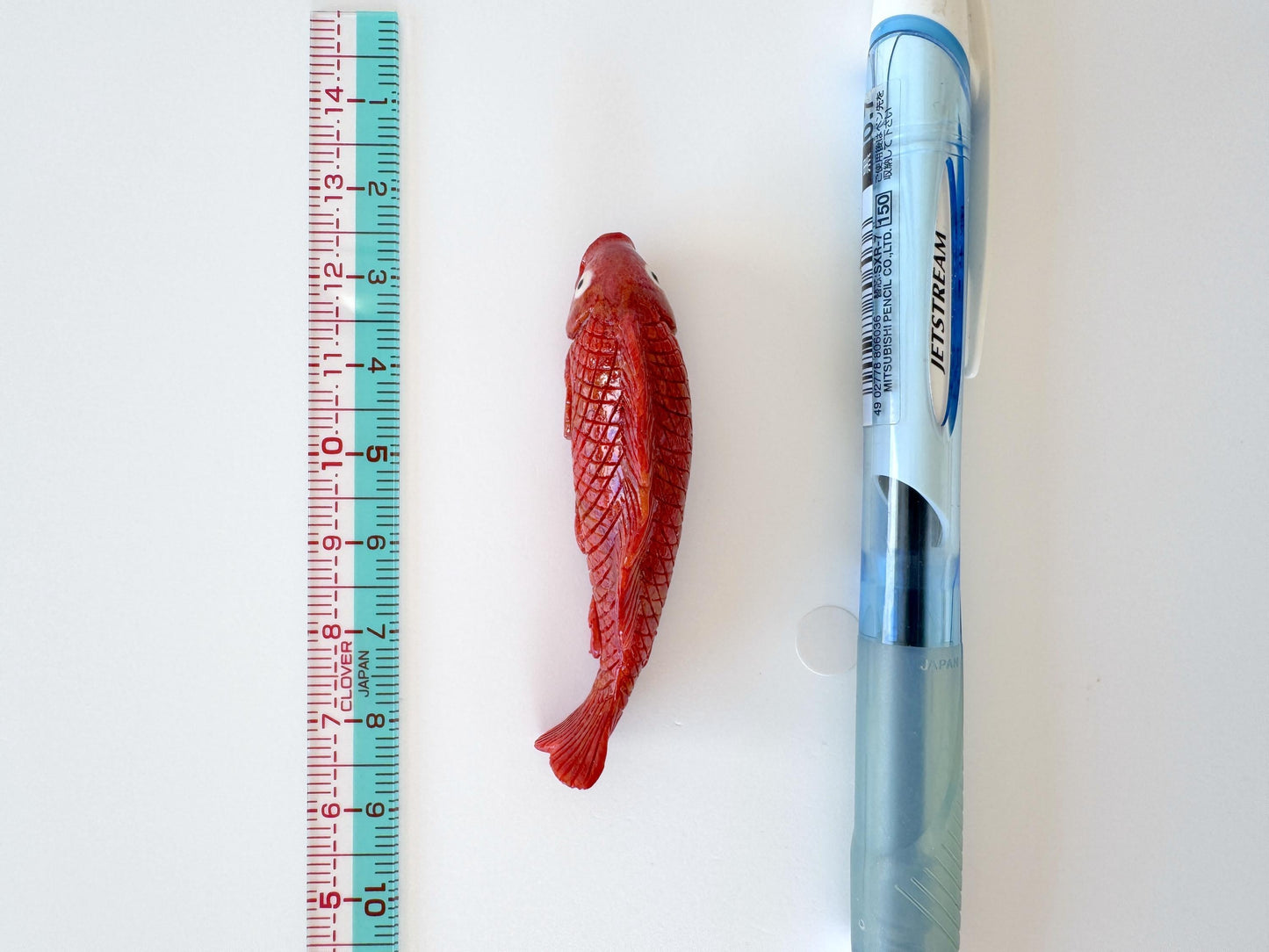 Sponge Coral Carp Carving: 57mm Apple Coral Fish