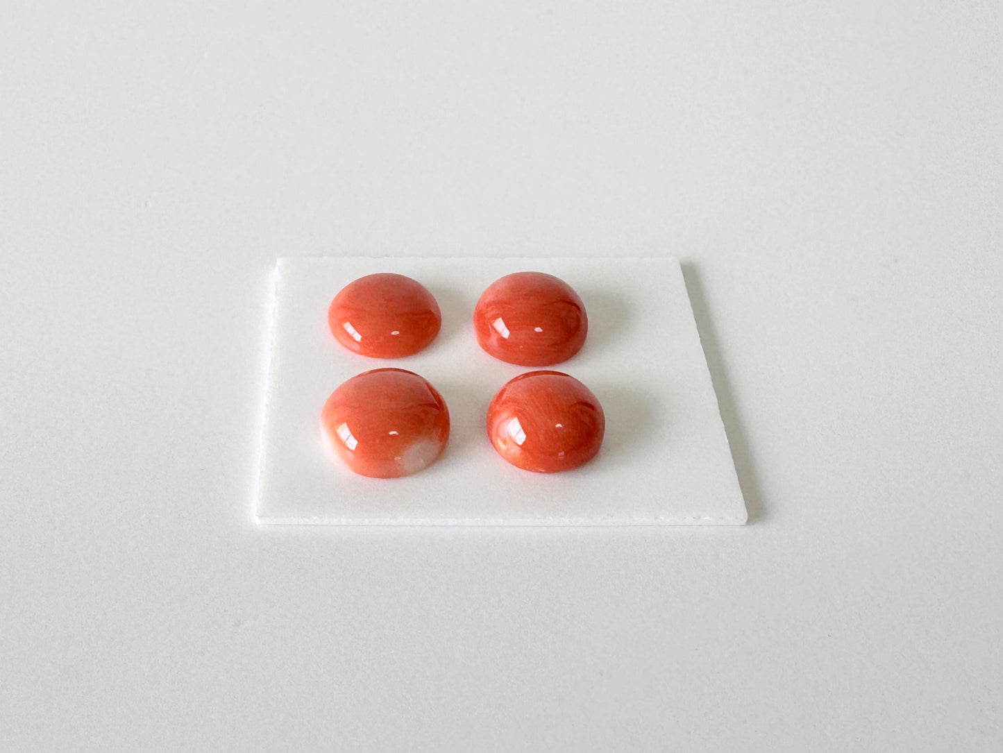 Momo Coral Round Cabochon, Japanese Orange Undyed, 4-Piece Set | 7.8-8.4Mm | Flat-Back