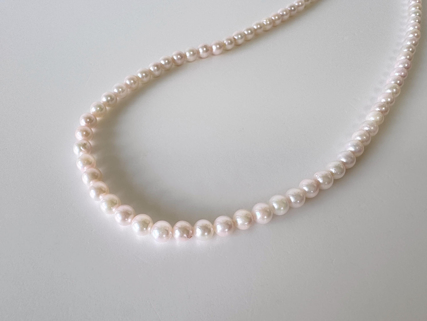 Akoya Pearl Strand: 5.5-6mm Japanese Cultured Pearls, White Pink Overtone | Full Strand, Saltwater Gems, 40cm Length