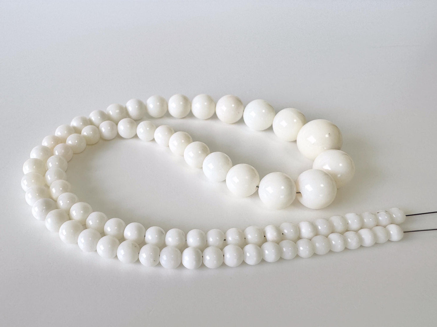 Natural Coral Strand - Deep Sea Midway White Round Beads - 4.2-13.6mm Size, 17.7in Length, Jewelry Making Supplies
