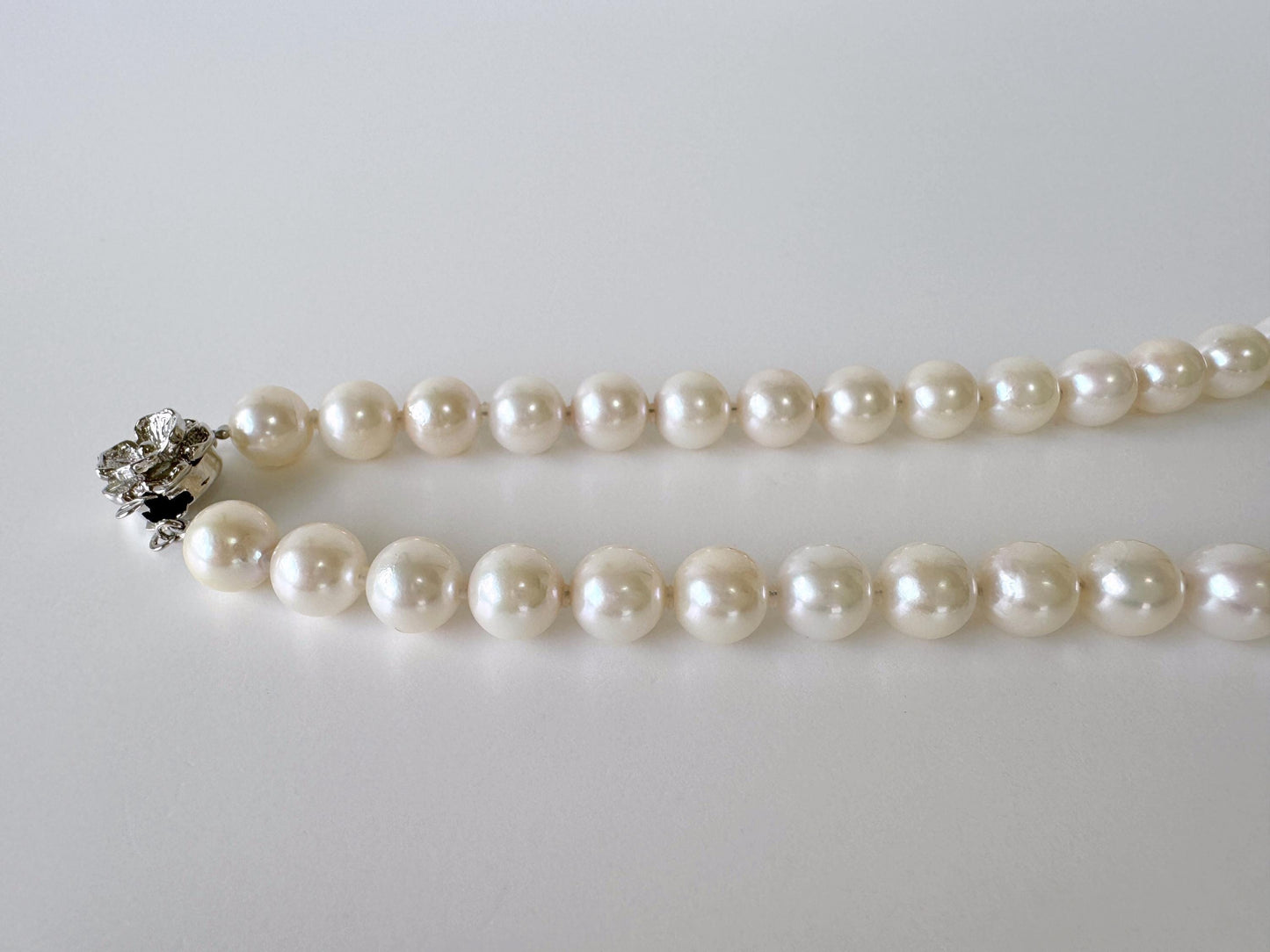 Japanese Akoya Pearl Necklace: White 8.5-9mm Cultured Strand, Silver Clasp | Saltwater Gems, 45cm Length