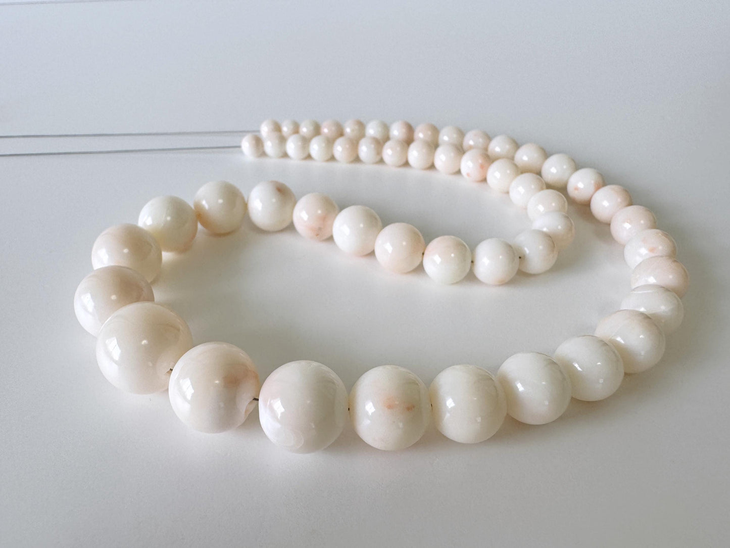 Natural Coral Strand Midway Beads, Deep Sea White/Slightly Light Pink Color , Round (5.5-13.8mm Diameter, 40cm Length, Jewelry Supplies)