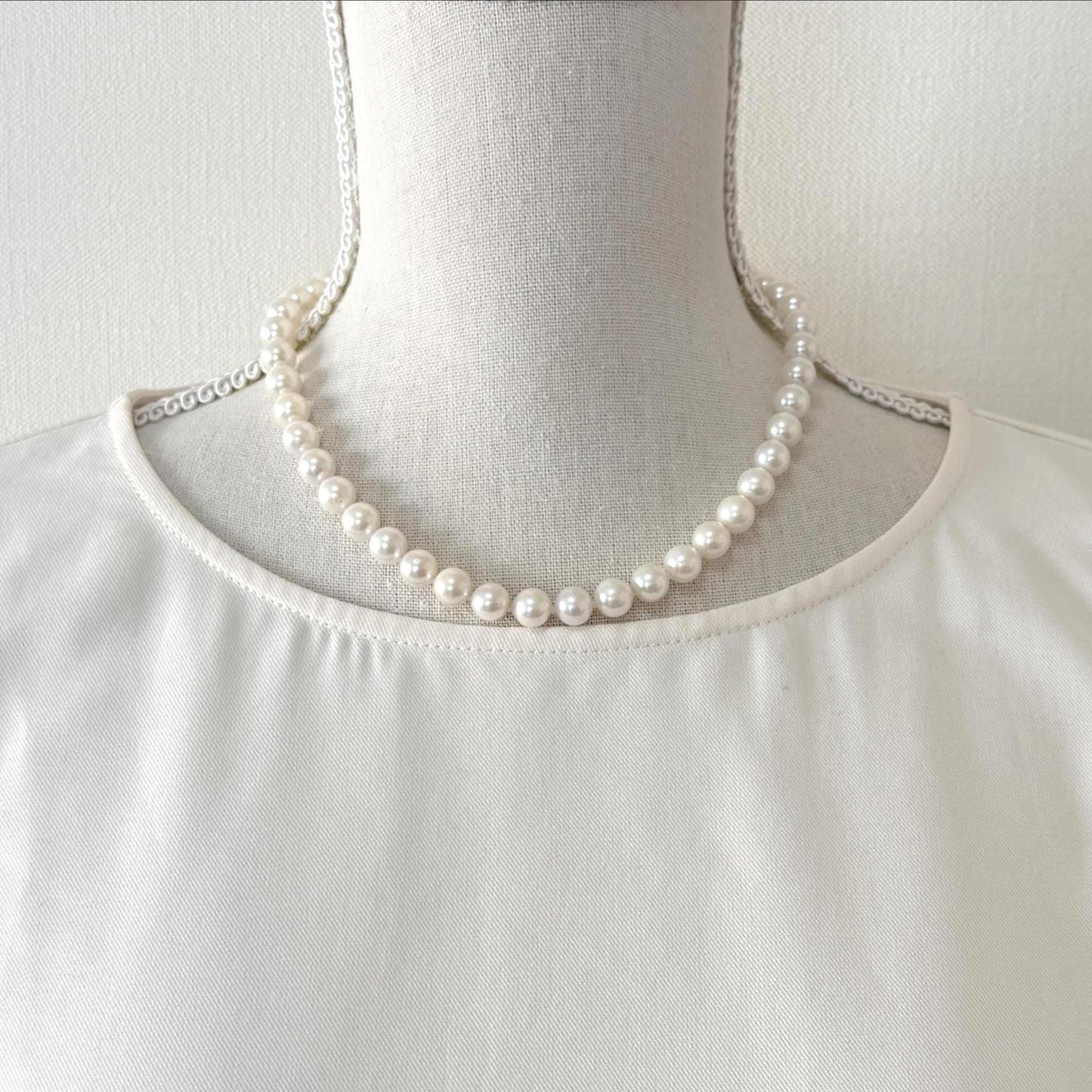 Japanese Akoya Pearl Necklace: White 8.5-9mm Cultured Strand, Silver Clasp | Saltwater Gems, 45cm Length