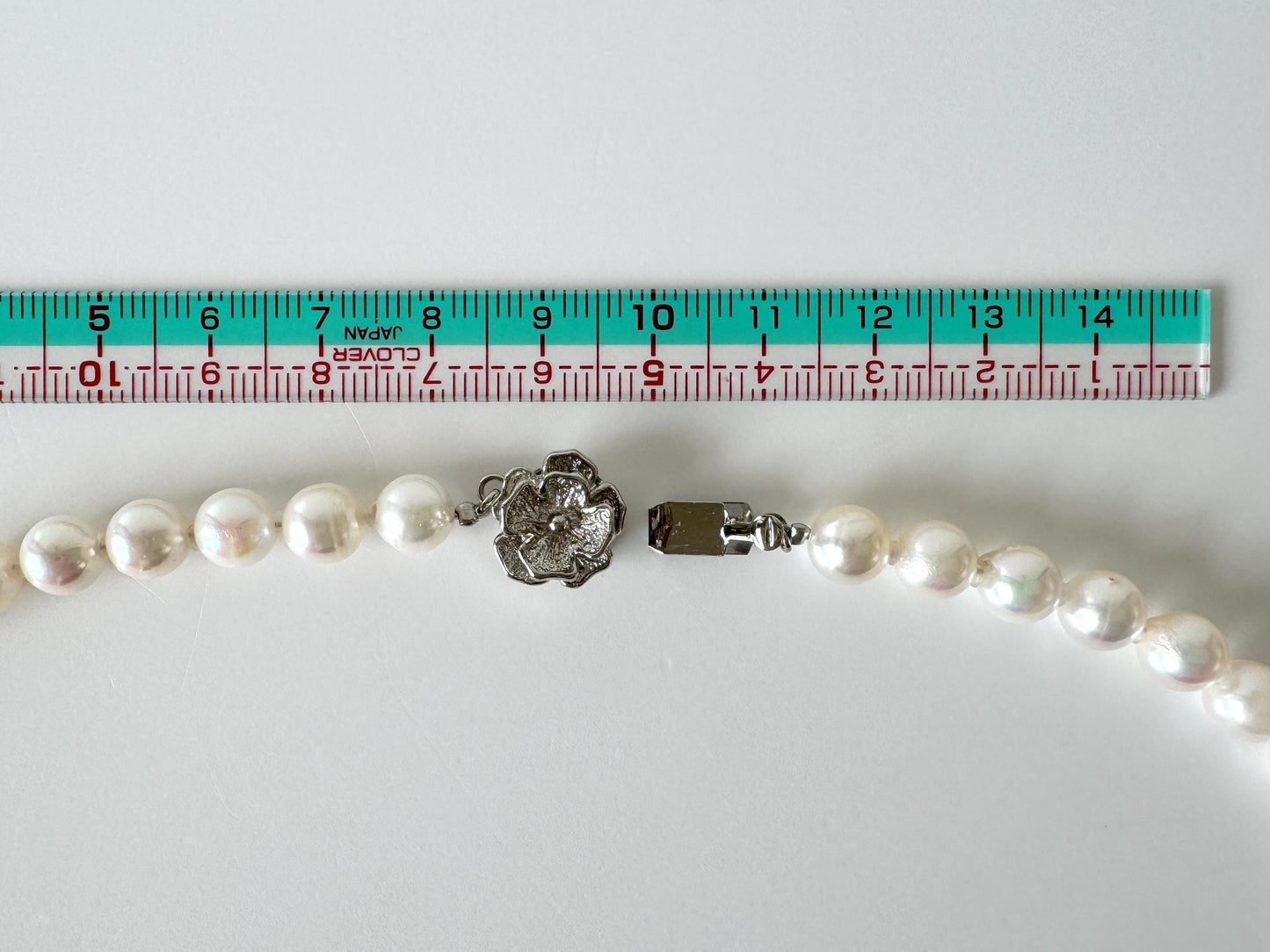 Japanese Akoya Cultured Pearl Necklace: 7-7.5mm White Near Round Beads, Silver Clasp | Saltwater Pearls, 45cm Strand