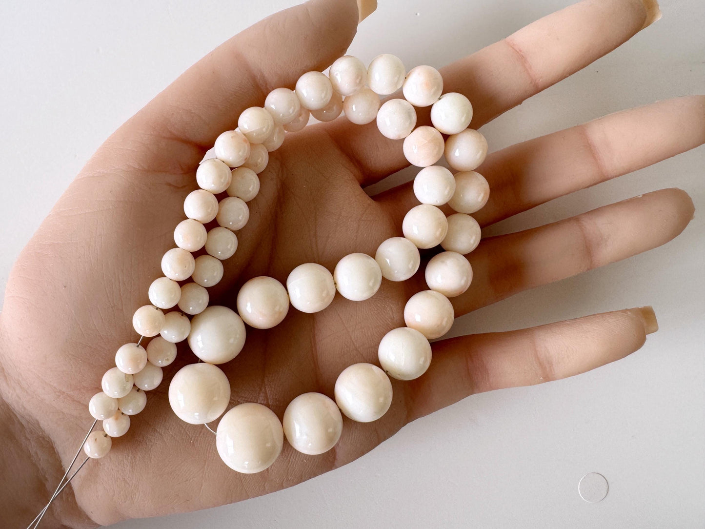 Natural Coral Strand Midway Beads, Deep Sea White/Slightly Light Pink Color , Round (5.5-13.8mm Diameter, 40cm Length, Jewelry Supplies)