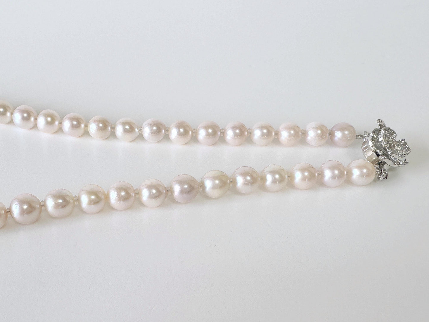 Japanese Akoya Pearl Necklace: Cream White 6.5-7mm Cultured Strand, Silver Clasp | Saltwater Gems, 45cm Length