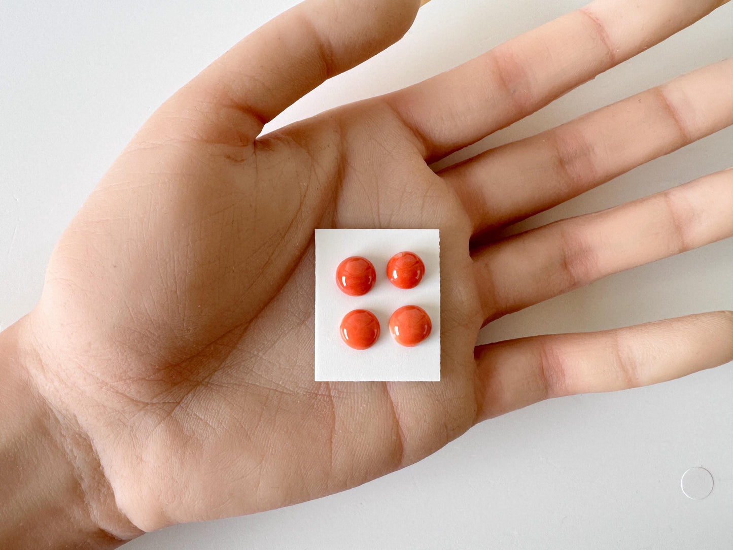 Momo Coral Round Cabochon, Japanese Orange Undyed, 4-Piece Set | 7.8-8.4Mm | Flat-Back