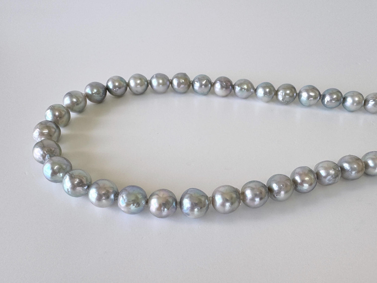 Japanese Akoya Pearl : Natural Blue Silver Color - Cultured Saltwater Pearls, 8-8.5mm Beads, Silver Clasp Necklace