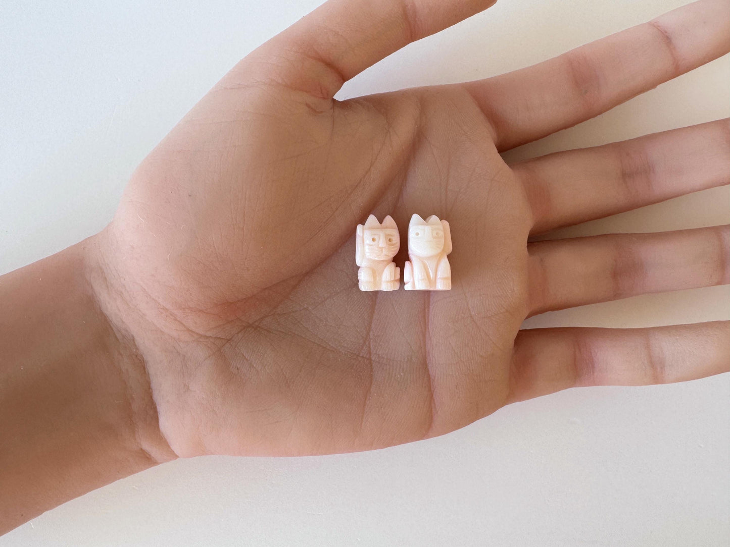 Manekineko Coral Cat Pink Deep Sea Coral Carving – Lucky Money & Customer Charm Set