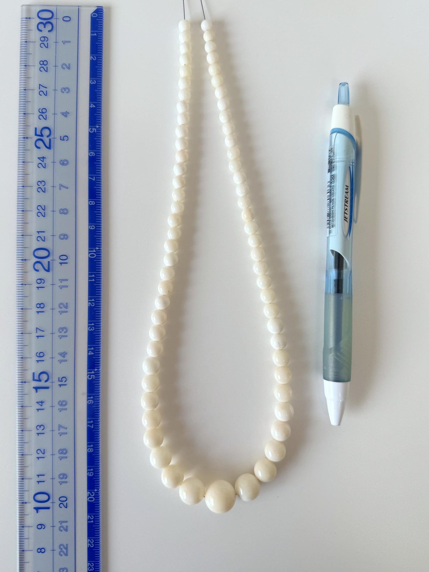 Natural Coral Strand Beads: White Round Coral, 4.7-12.7mm, 42cm | Genuine Jewelry Supplies, Craft Use