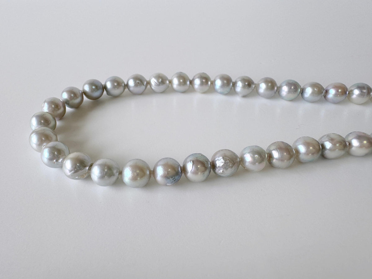 Japanese Akoya Pearl : Natural Blue Silver Color - Cultured Saltwater Pearls, 7.6-8.5mm Beads, Silver Clasp Necklace, 45cm