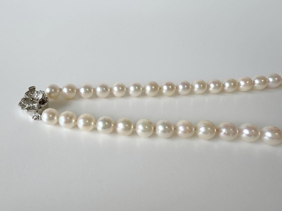 Japanese Akoya Pearl Necklace: White/Slightly Pink 6.8-9.3mm Cultured Strand, Silver Clasp | Saltwater Gems, 45cm Length