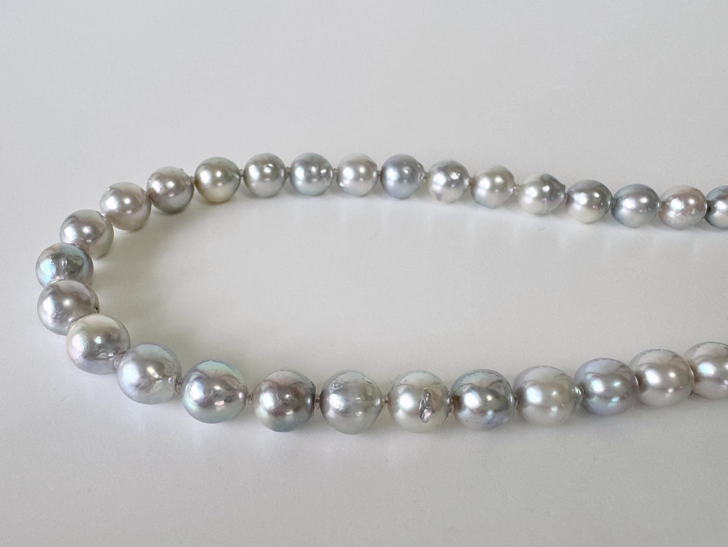 Japanese Akoya Pearl : Natural Blue Silver Color - Cultured Saltwater Pearls, 8-8.5mm Beads, Silver Clasp Necklace, 45cm