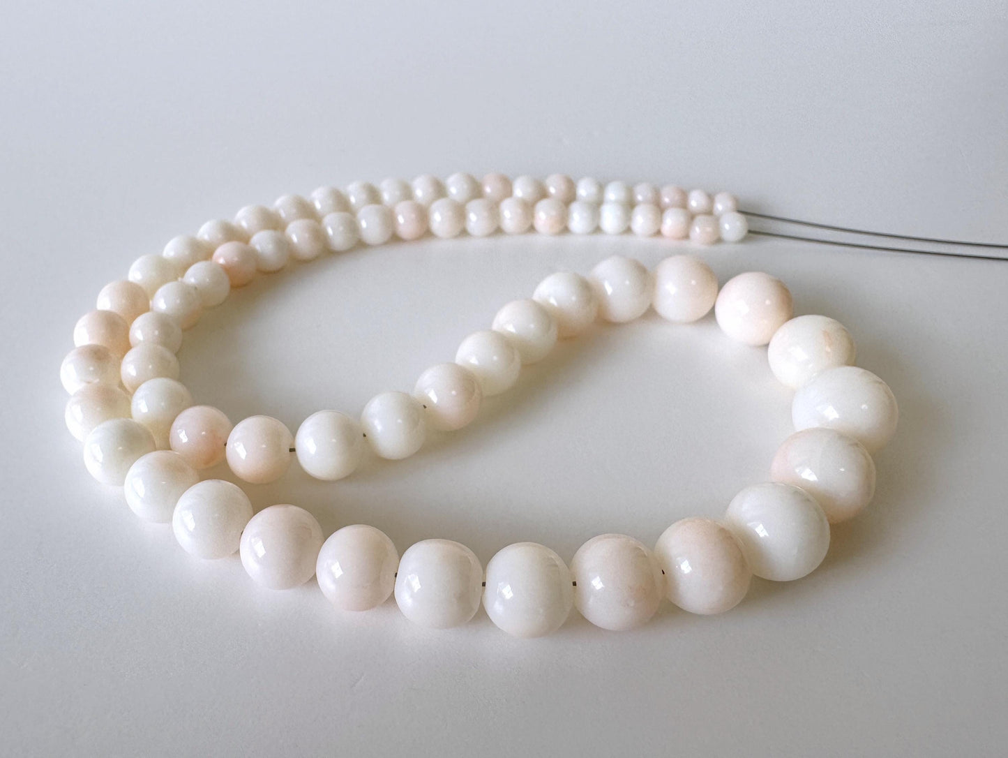 Natural Coral Strand Midway Deep Sea: White/Very Slightly Light Pink - Round Beads, 4.3-10mm, 40cm Length, Jewelry Making Supplies