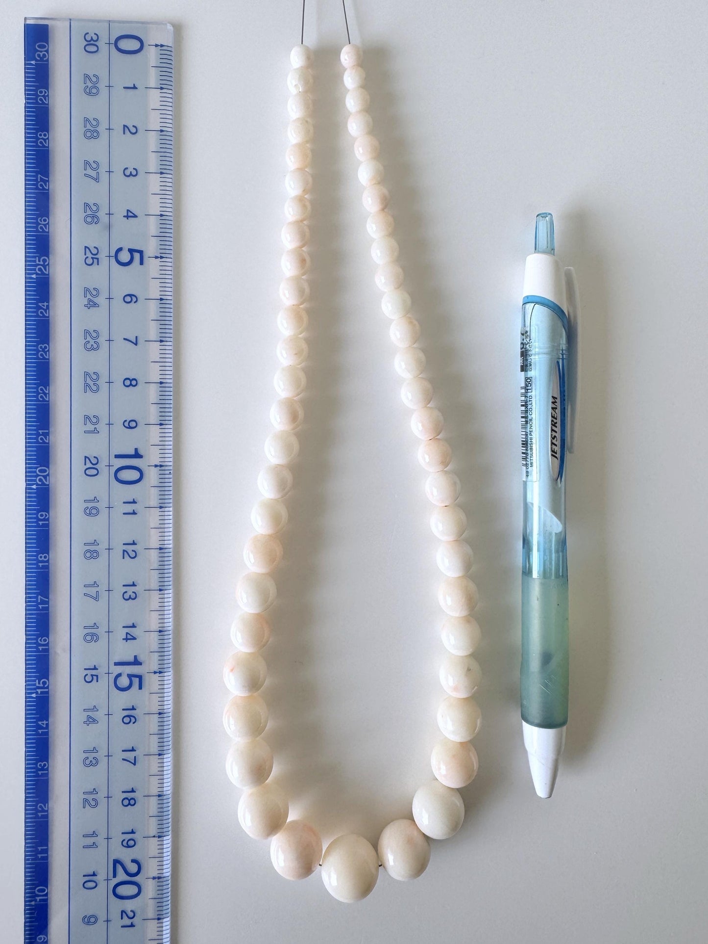 Natural Coral Strand Midway Beads, Deep Sea White/Slightly Light Pink Color , Round (5.5-13.8mm Diameter, 40cm Length, Jewelry Supplies)