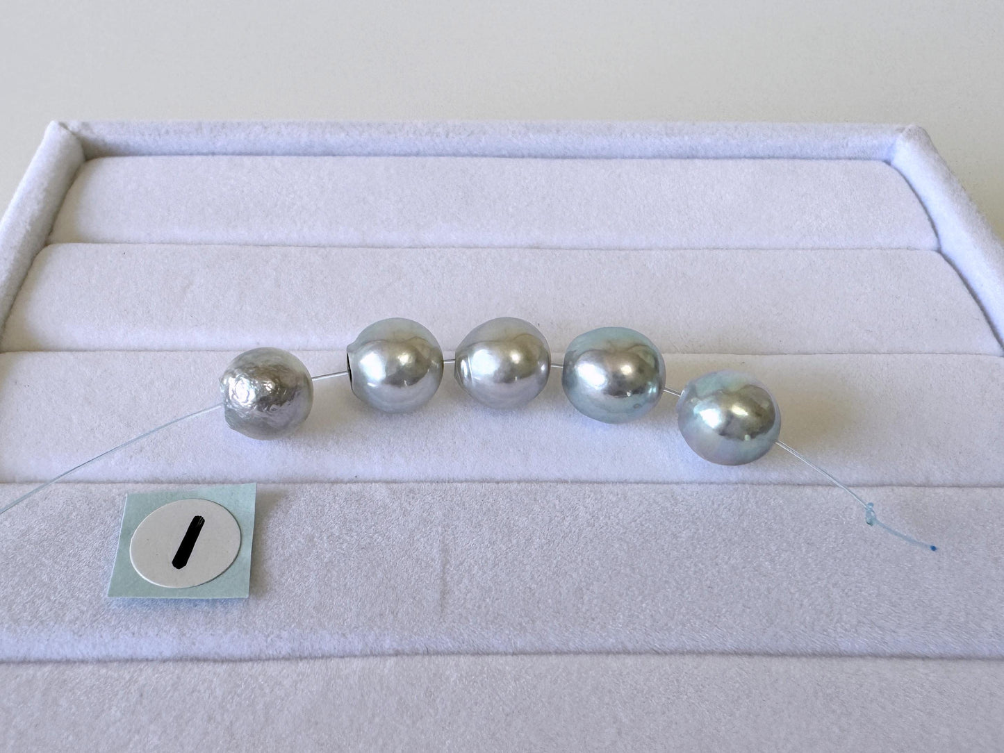 Japanese Akoya Pearl Beads: Natural Blue-Silver Cultured Pearls, Semi-Round Shape (7.5-8mm, Saltwater Mini Strand, 5 Pcs)