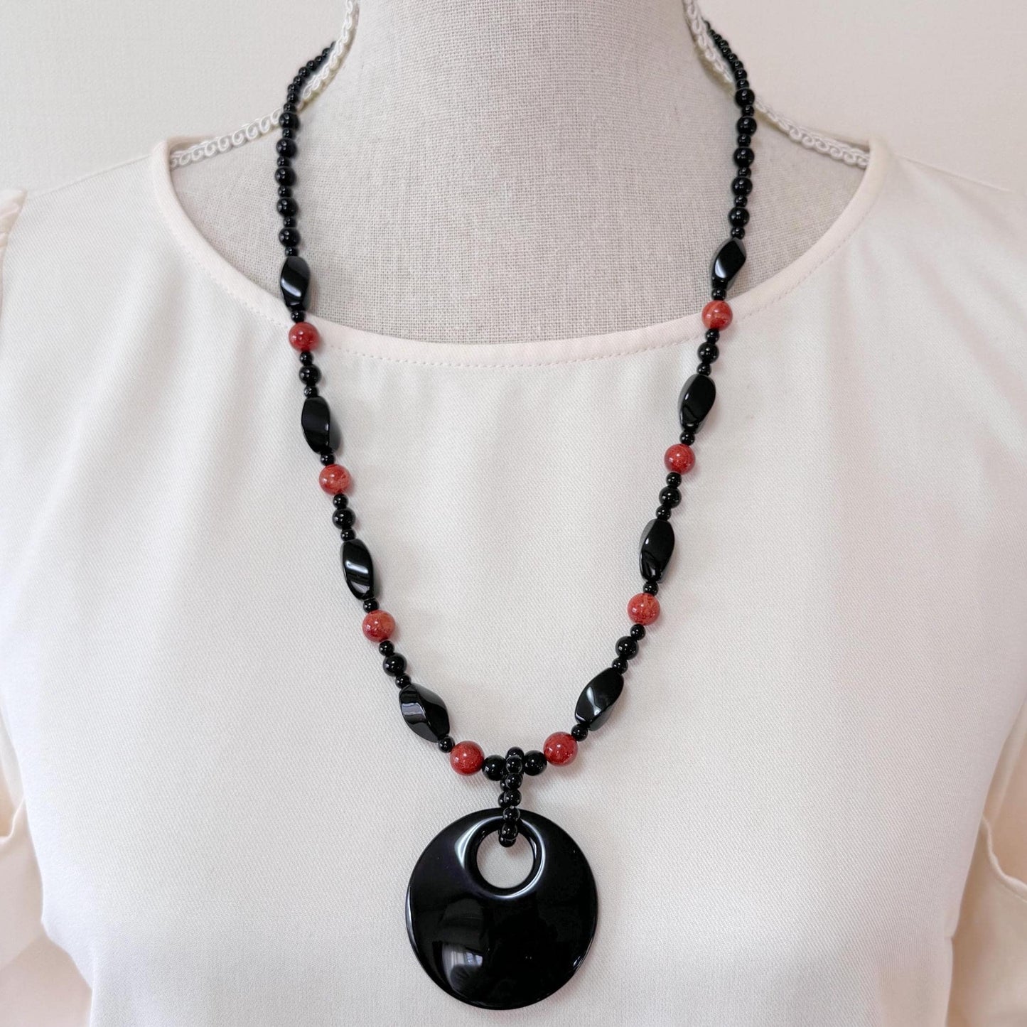 Onyx, Sponge Coral Necklace with Pendant, Silver Clasp