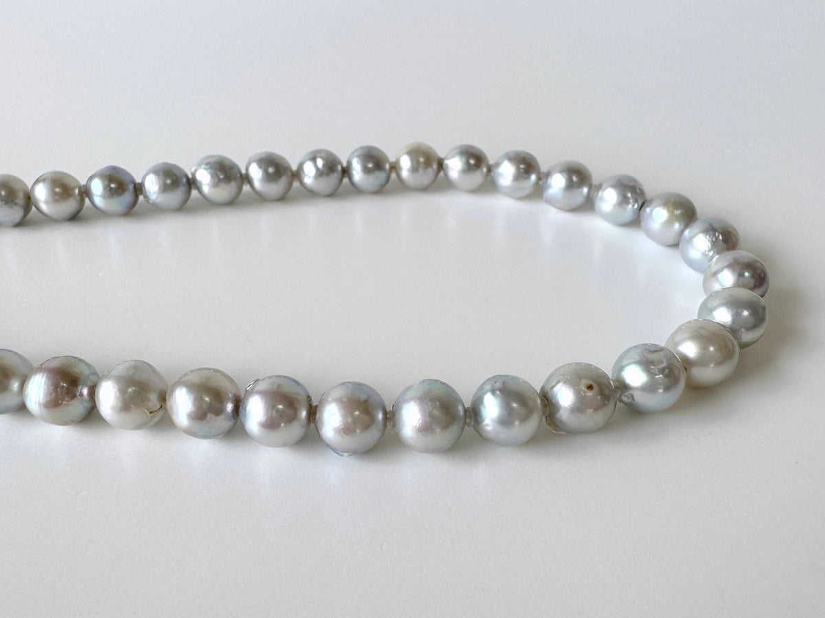 Japanese Akoya Pearl : Natural Blue Silver Color - Cultured Saltwater Pearls, 7.6-8.5mm Beads, Silver Clasp Necklace, 45cm