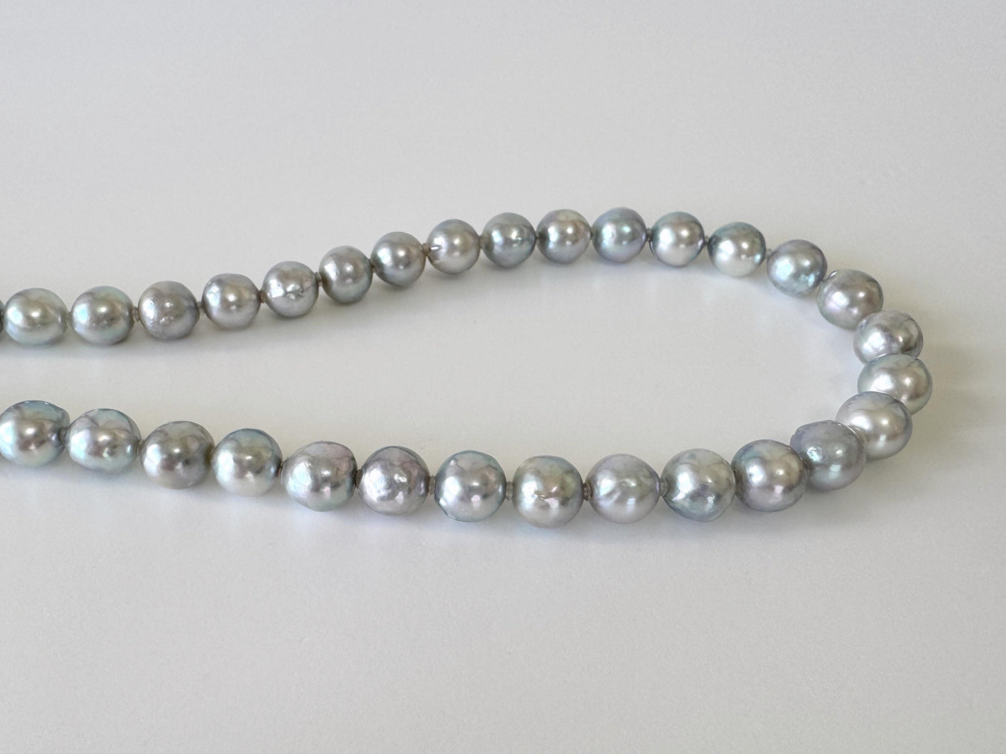 Japanese Akoya Pearl : Natural Blue Silver Color - Cultured Saltwater Pearls, 8-8.5mm Beads, Silver Clasp Necklace