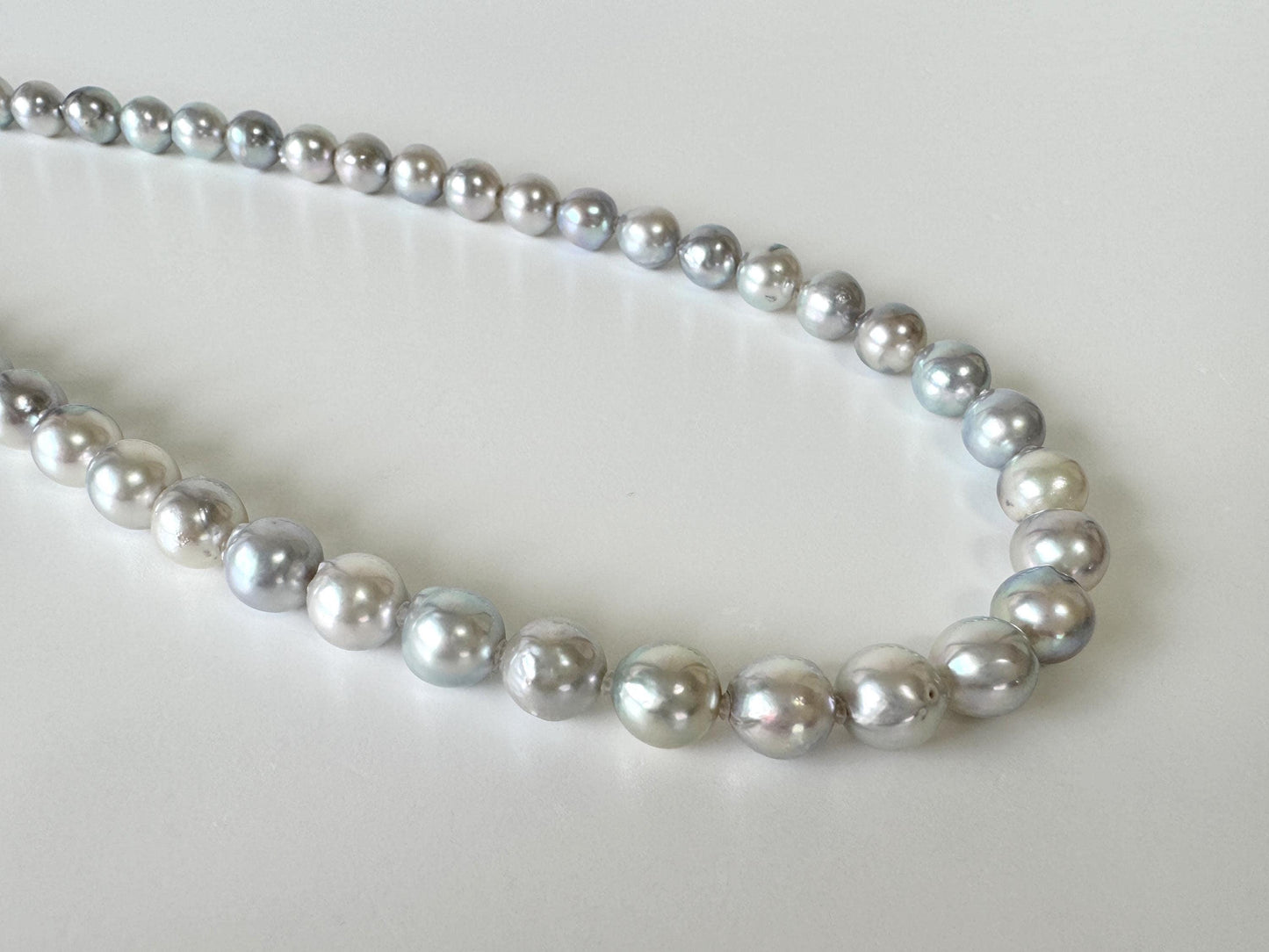 Japanese Akoya Pearl : Natural Blue Silver Color - Cultured Saltwater Pearls, 8-8.5mm Beads, Silver Clasp Necklace, 45cm
