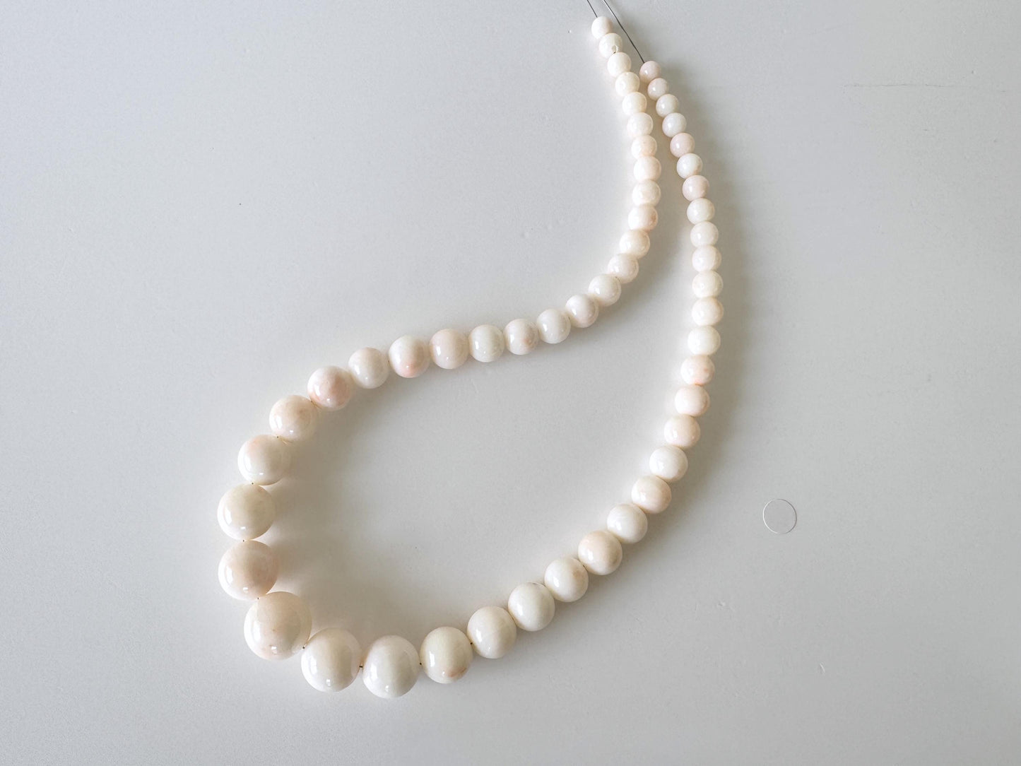 Natural Coral Strand Midway Beads, Deep Sea White/Slightly Light Pink Color , Round (5.5-13.8mm Diameter, 40cm Length, Jewelry Supplies)