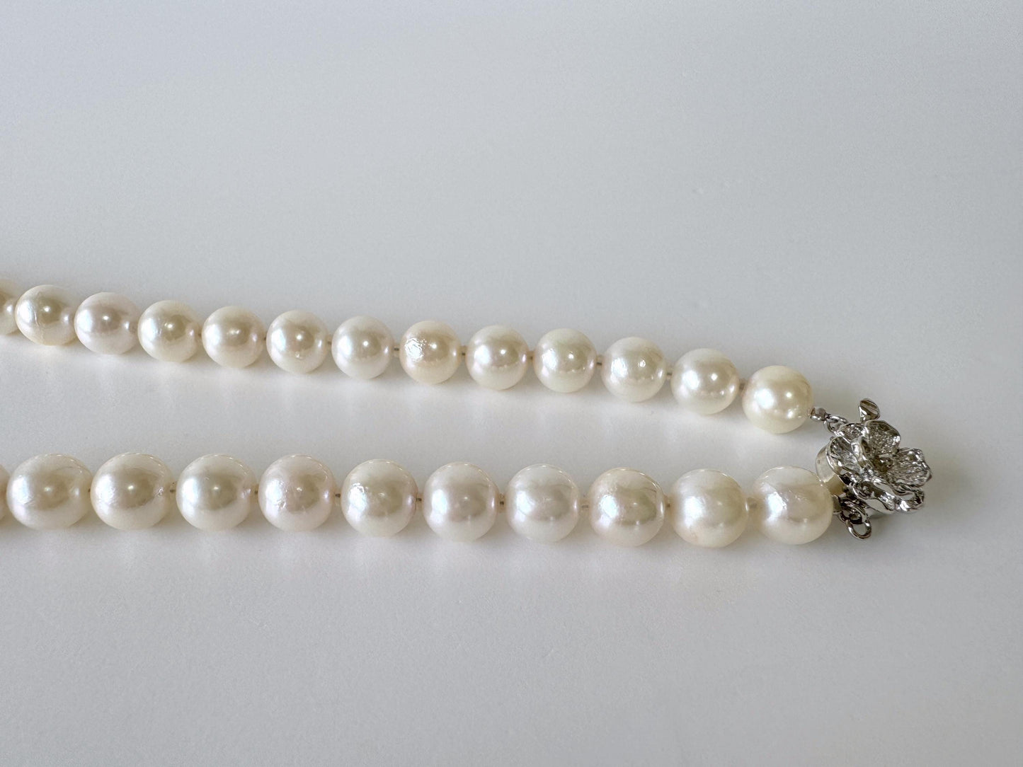 Japanese Akoya Pearl Necklace: White 8.5-9mm Cultured Strand, Silver Clasp | Saltwater Gems, 45cm Length