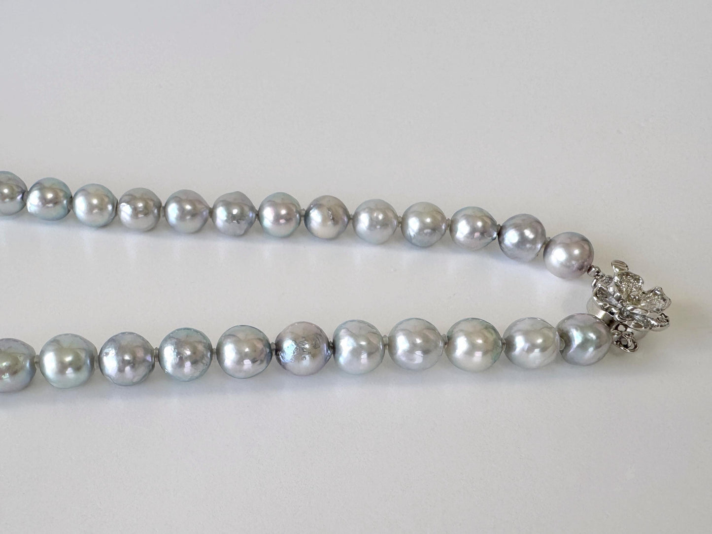 Japanese Akoya Pearl : Natural Blue Silver Color - Cultured Saltwater Pearls, 8-8.5mm Beads, Silver Clasp Necklace