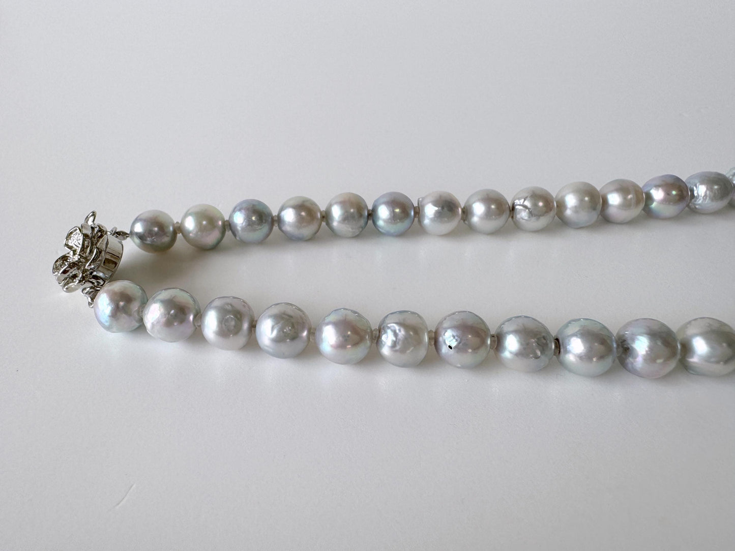 Japanese Akoya Pearl : Natural Blue Silver Color - Cultured Saltwater Pearls, 7.6-8.5mm Beads, Silver Clasp Necklace, 45cm
