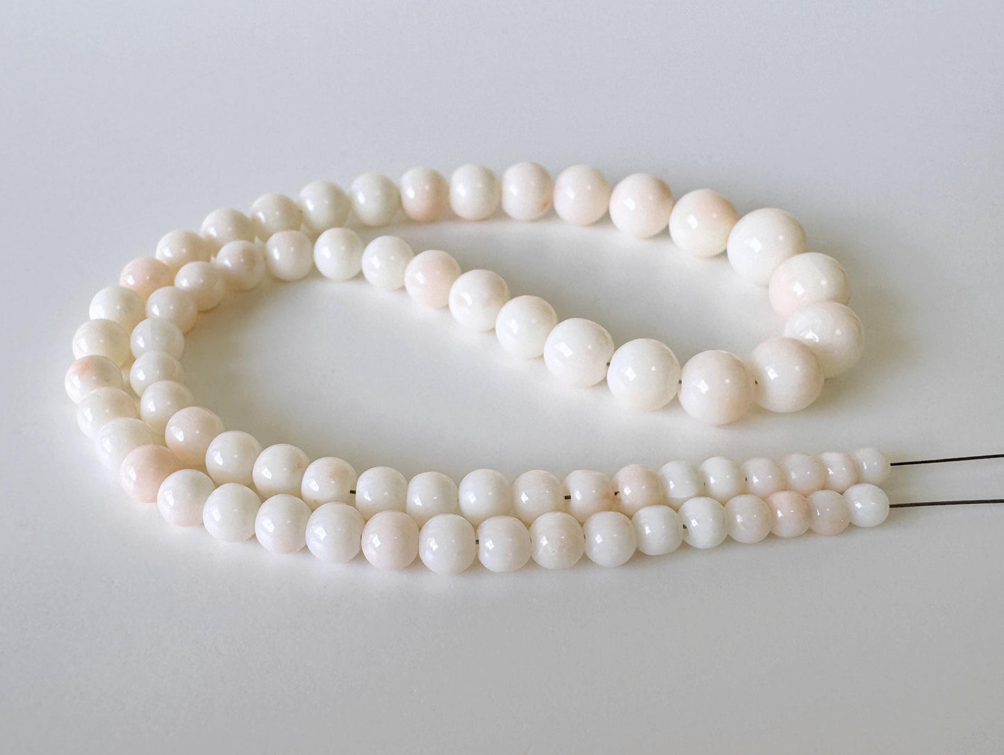 Natural Coral Strand Midway Deep Sea: White/Very Slightly Light Pink - Round Beads, 4.3-10mm, 40cm Length, Jewelry Making Supplies