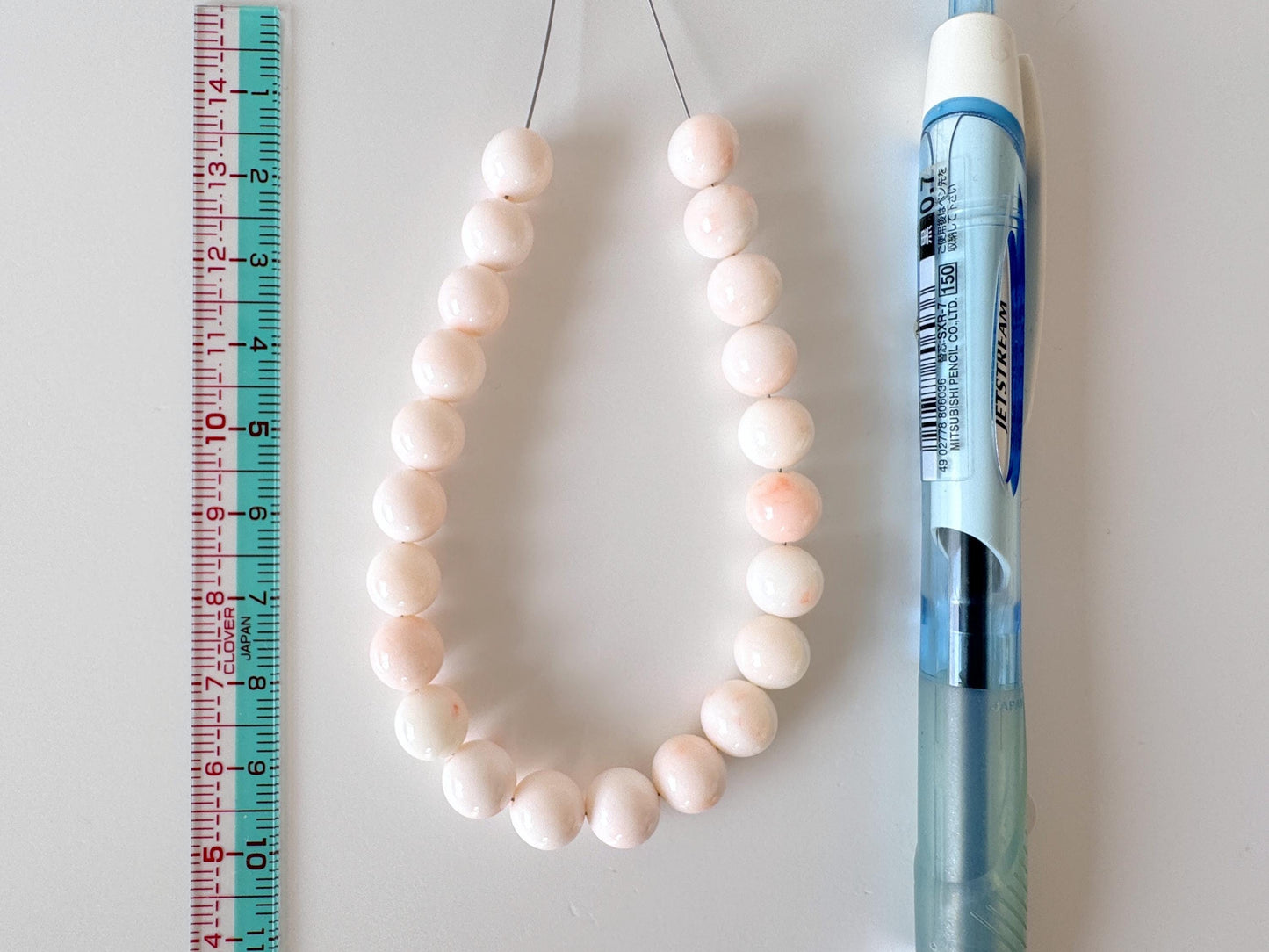 Natural Coral Strand - Organic Deep Sea Coral Round Beads, White & Orange Spotted, 8.2-8.6mm 18cm