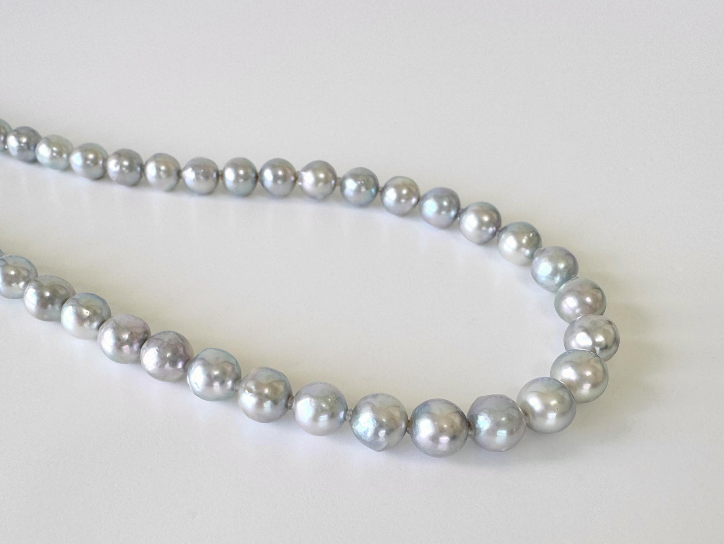Japanese Akoya Pearl : Natural Blue Silver Color - Cultured Saltwater Pearls, 8-8.5mm Beads, Silver Clasp Necklace