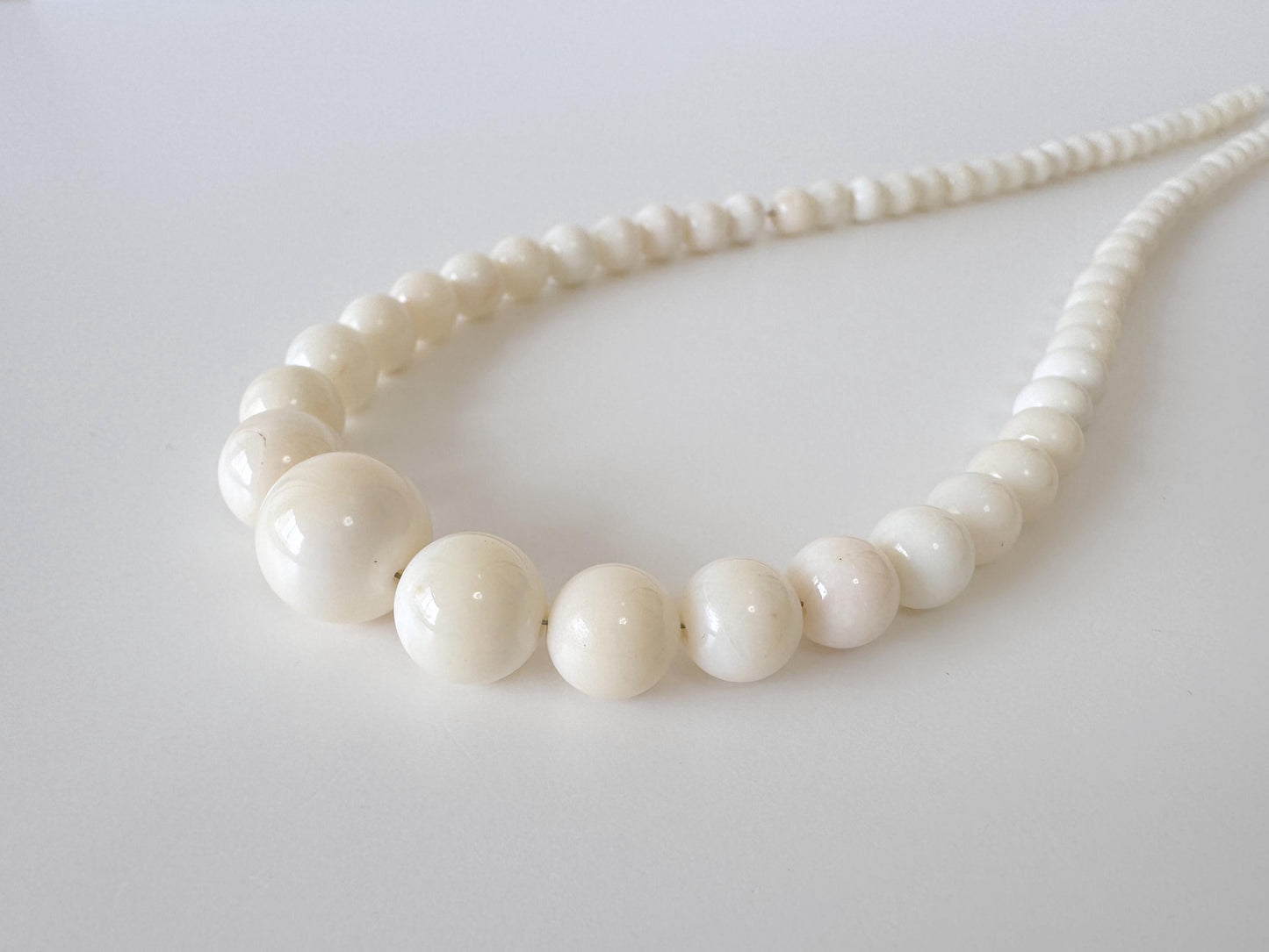 Natural Coral Strand Beads: White Round Coral, 4.7-12.7mm, 42cm | Genuine Jewelry Supplies, Craft Use
