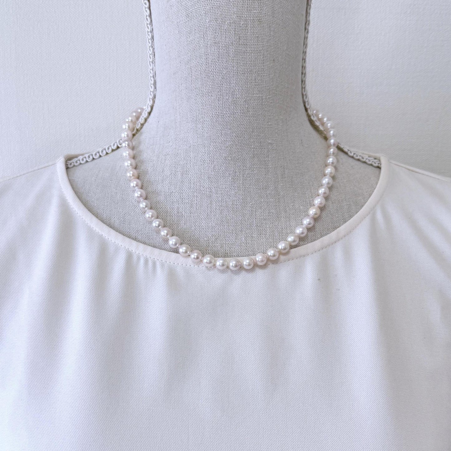 Japanese Akoya Pearl Necklace: Cream White 6.5-7mm Cultured Strand, Silver Clasp | Saltwater Gems, 45cm Length