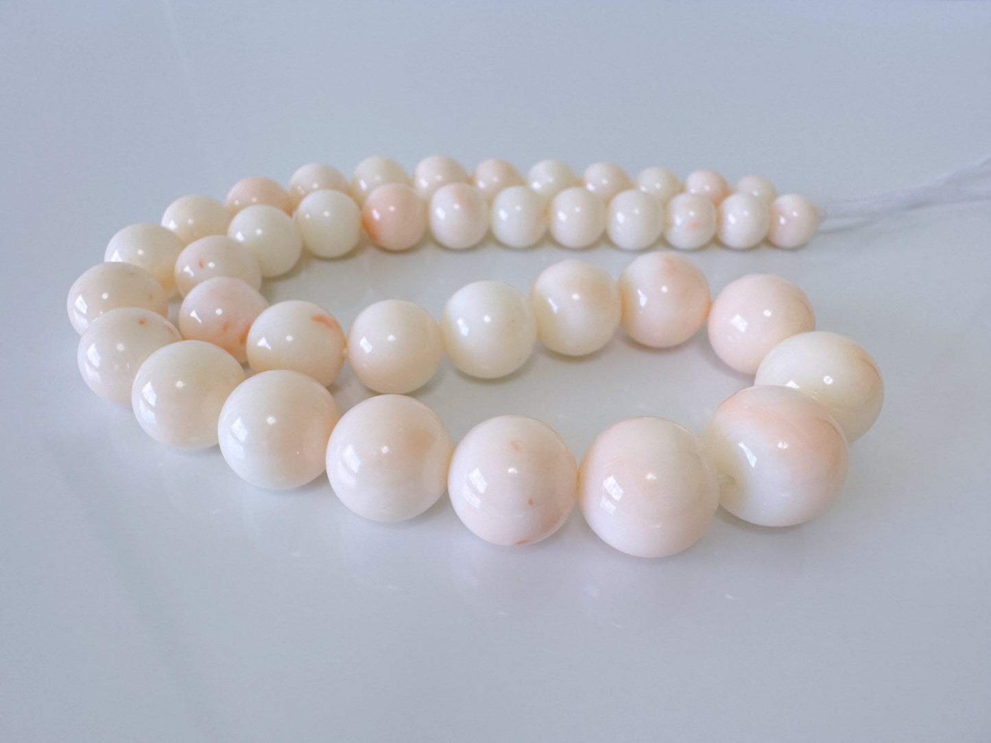 Natural Deep Sea, Midway Coral Round Beads Strand 8.5-14.5mm, 42cm, 16.5inches, Natural White/Slightly Pink Color Coral