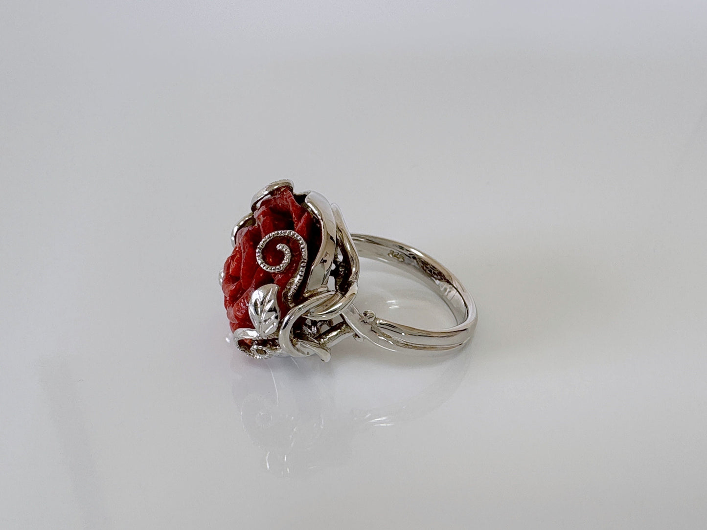 Natural sponge coral rose silver ring,  size is Jp 17, US 8.5, UK Q, IT 57